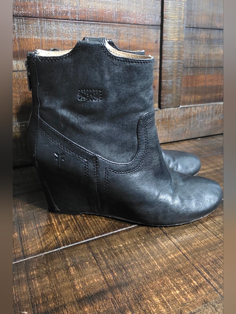 Frye Carson Wedge Bootie Black Leather Hidden Wedge Ankle Womens 7